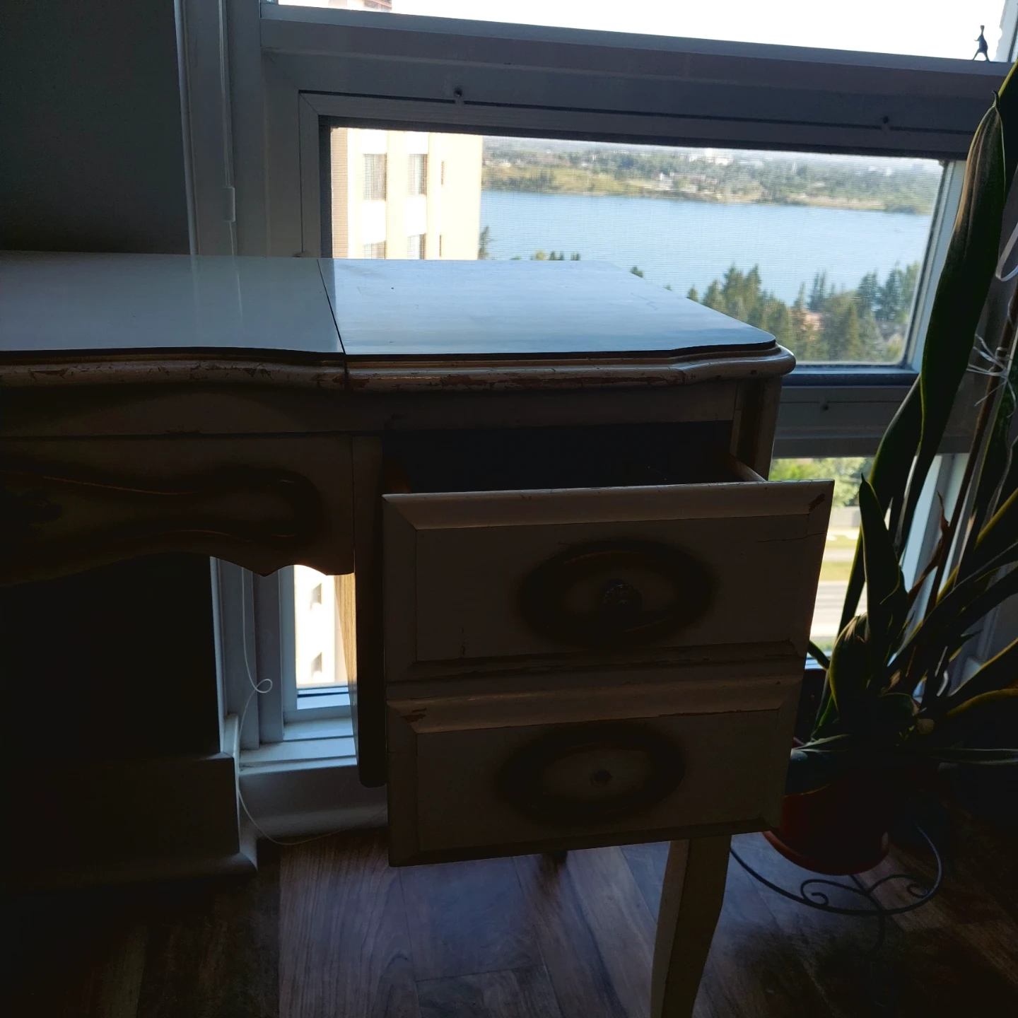 1970's French Provincial Vanity Desk - photo 2