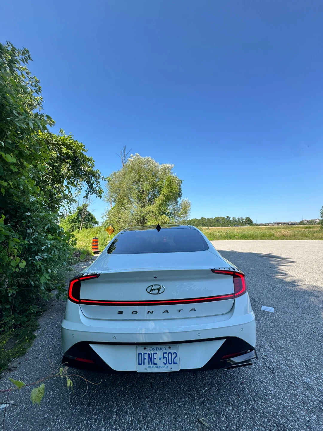 White Hyundai Sonata