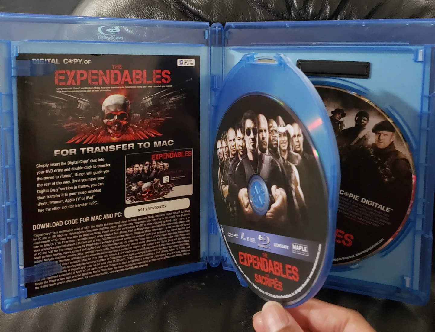The Expendables Blu-ray + DVD + Digital Copy - photo 2