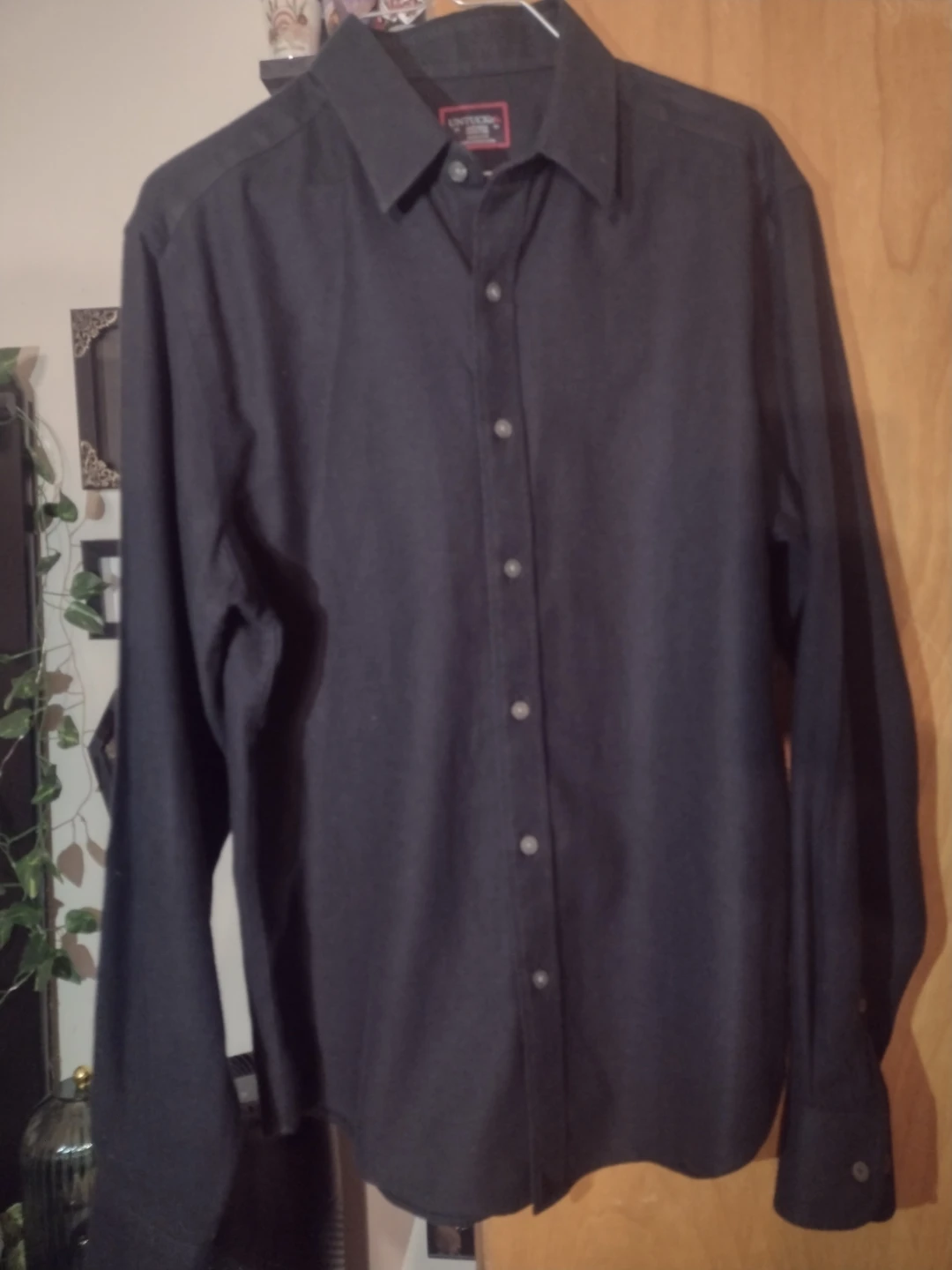 UNTUCKit Button Down Shirt size Medium
