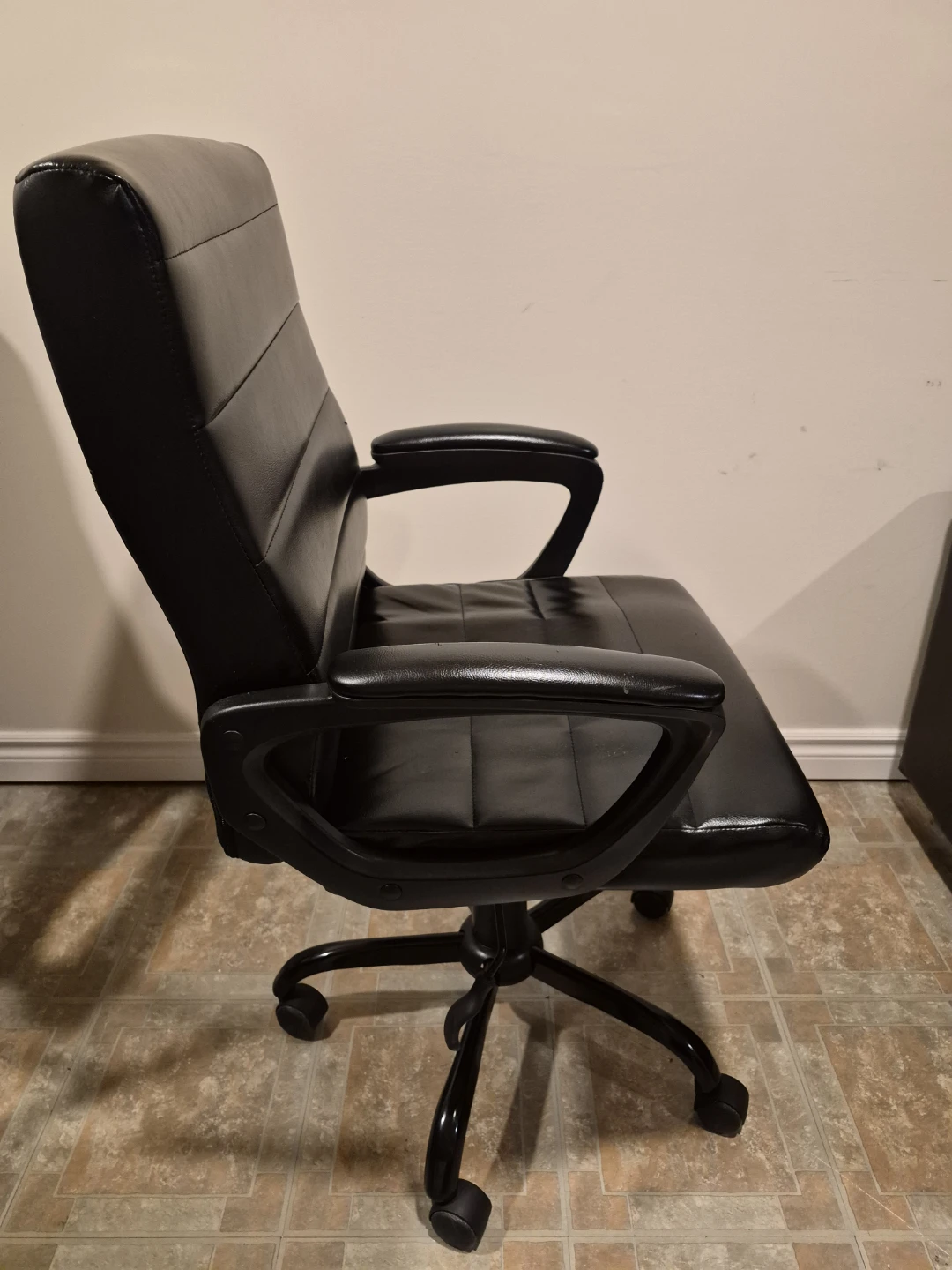 Black Office Chair - photo 2