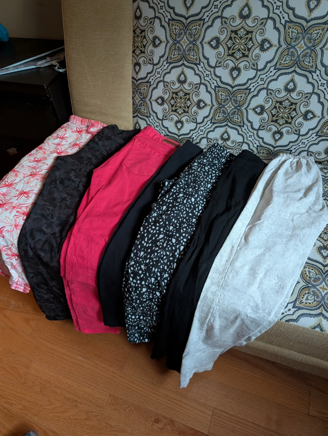 Bundle of 7 Women's Pants size S