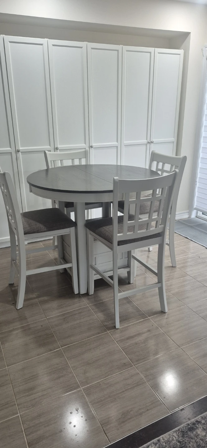 Round Counter Height Dining Set with leaf and 4 chairs