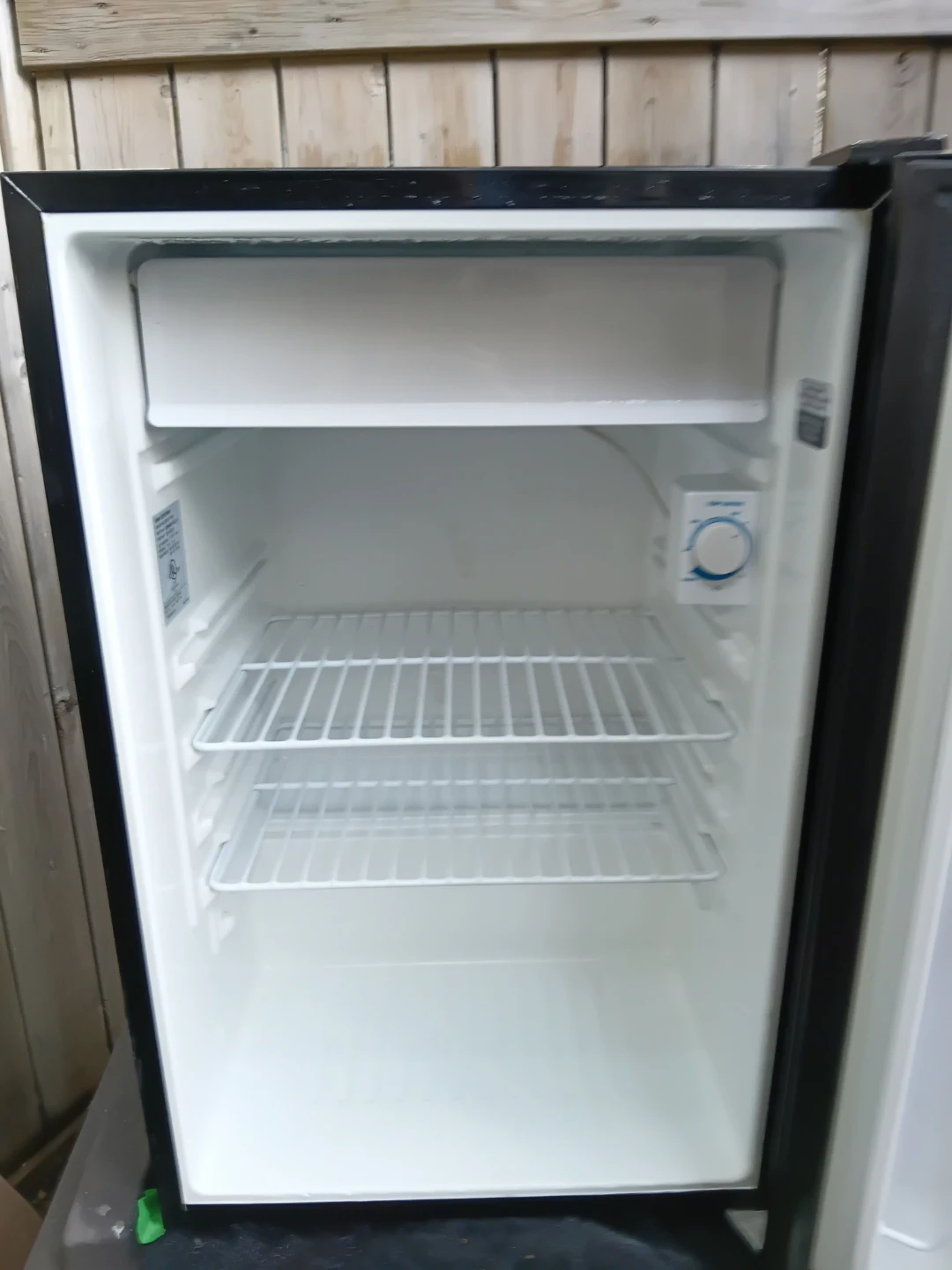 GE Black Compact Mini Fridge - photo 2