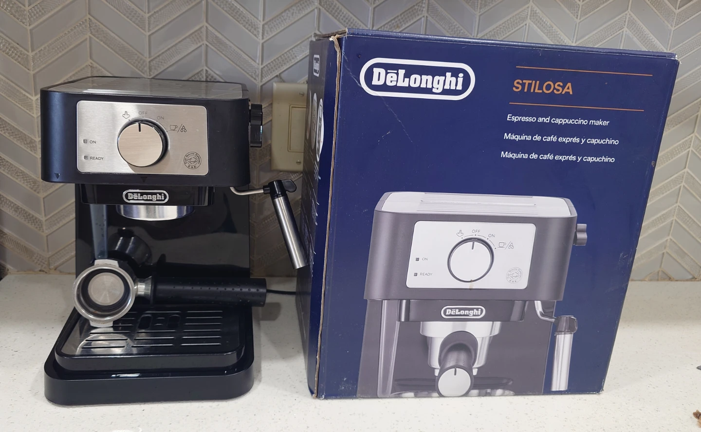 De'Longhi Stilosa Compact Manual Espresso Machine, Milk Frother