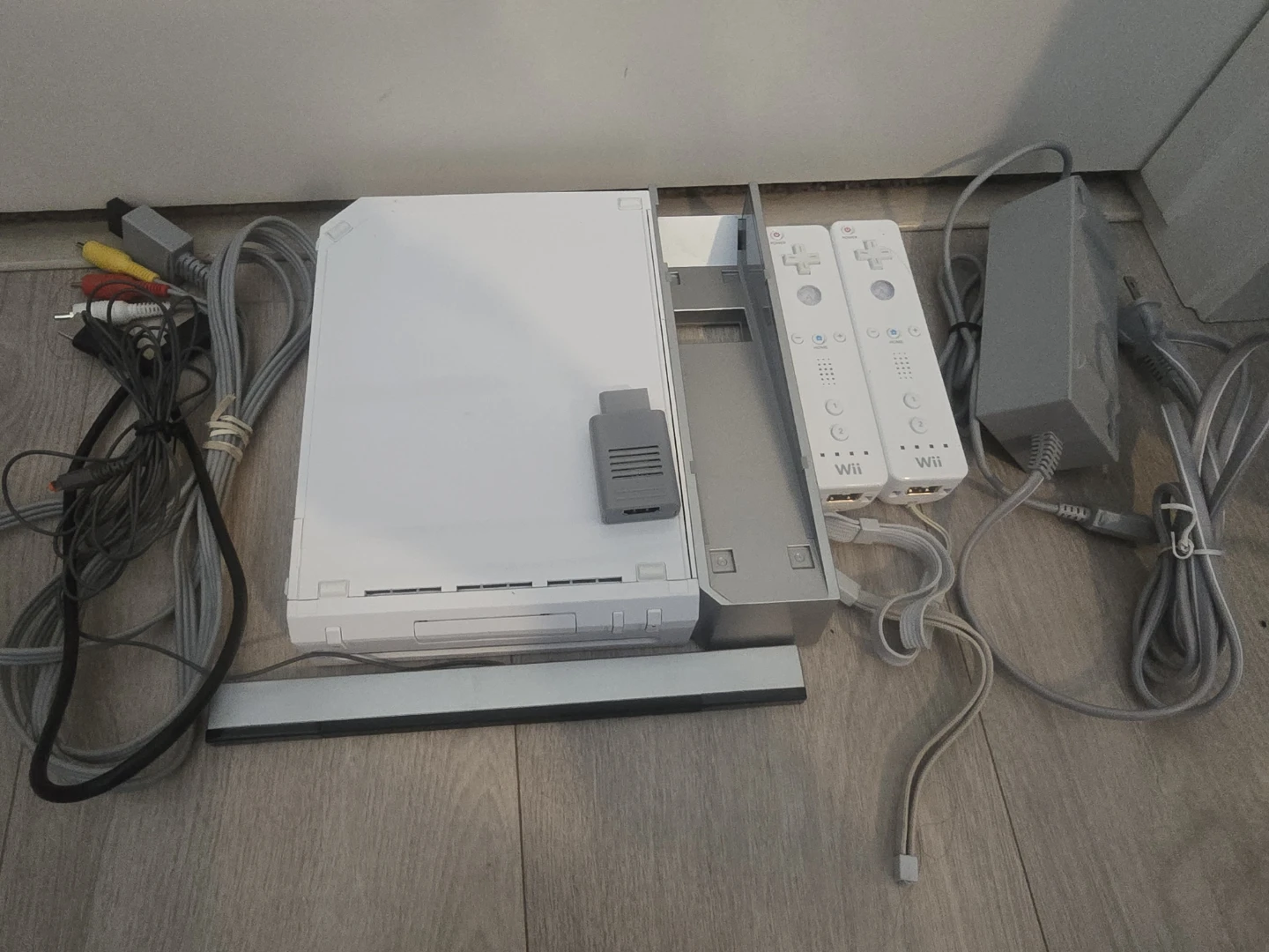 Wii Bundle + HDMI Adapter & Cable
