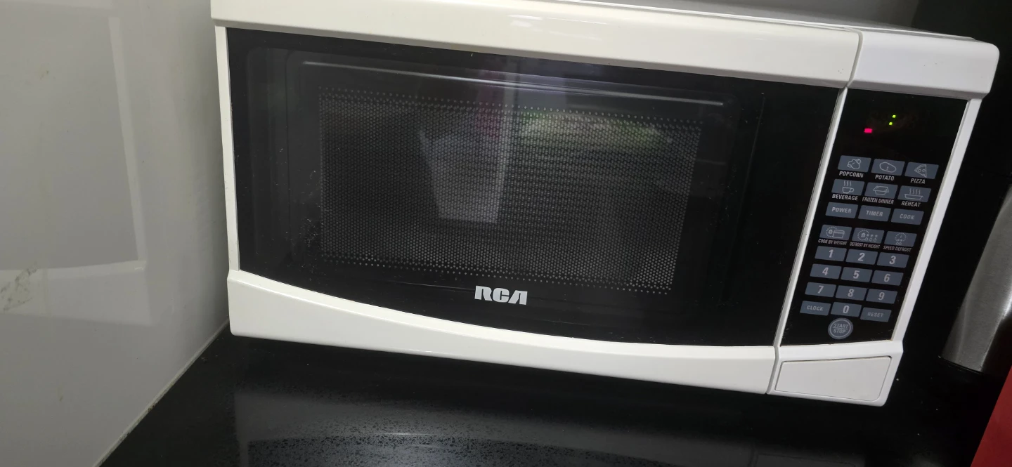 RCA Microwave Oven