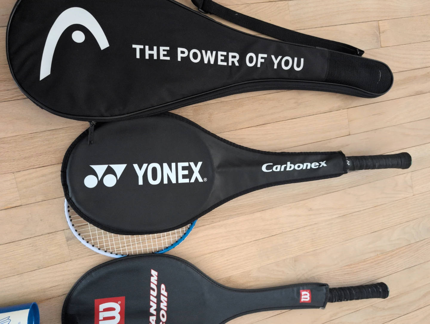 Yonex Carbonex Badminton Racquet with Cases and Shuttlecocks - photo 3