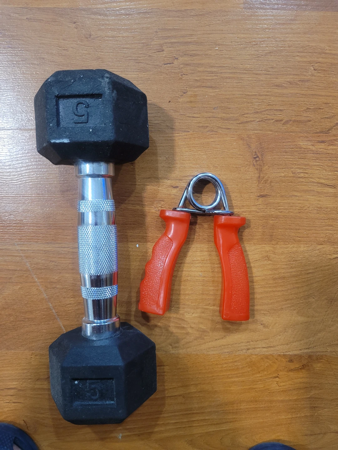 5lb Dumbbell and Hand Gripper