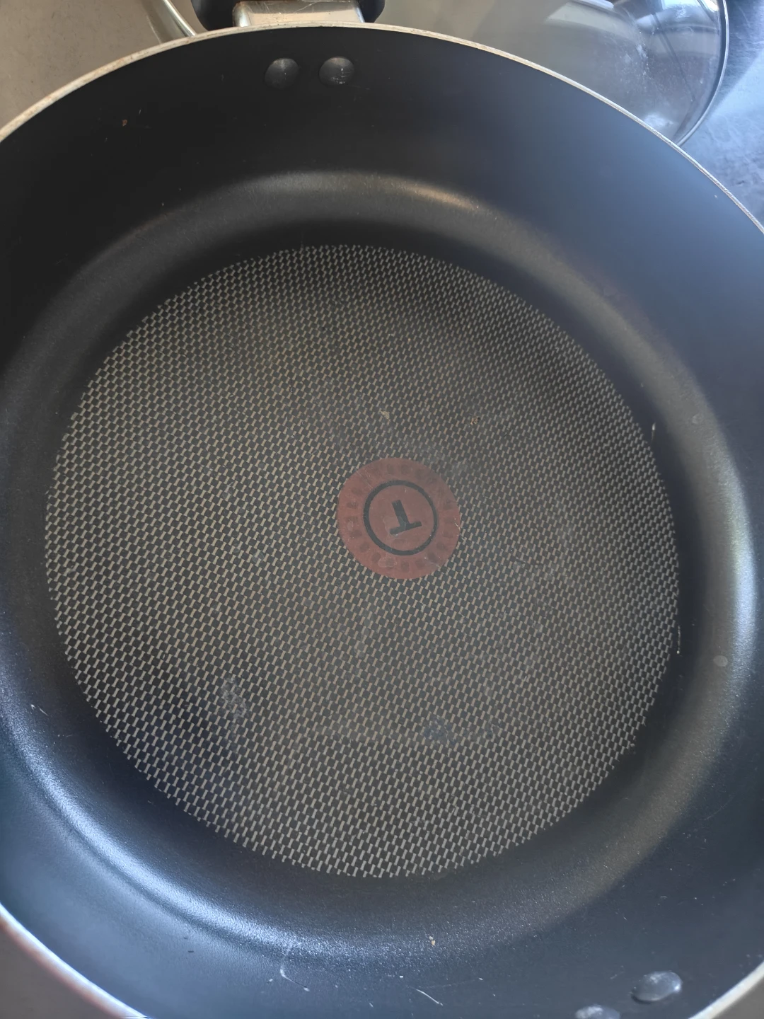 T-fal Fry Pan with Glass Lid - photo 2