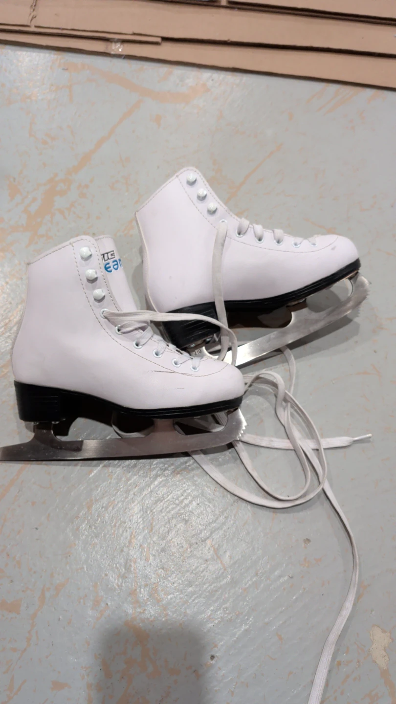 White Vicdesky Figure Skates - Size 2