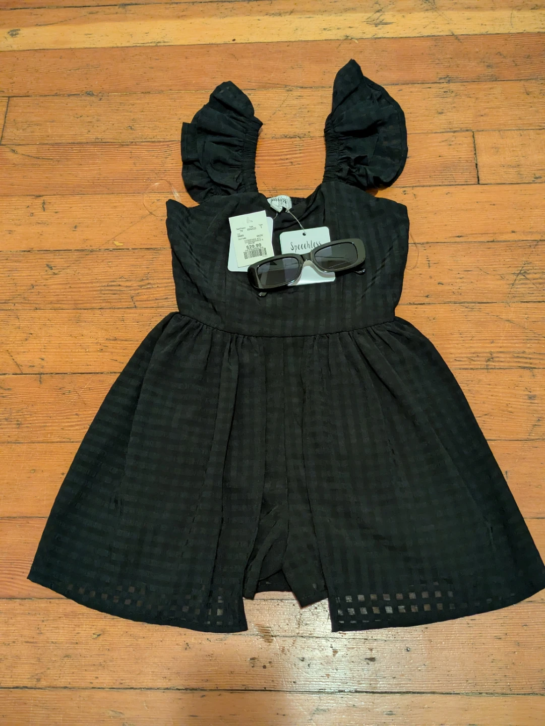 New Black Dress/ Shorts with Ruffle Sleeves w/ Sunglasses sz 7