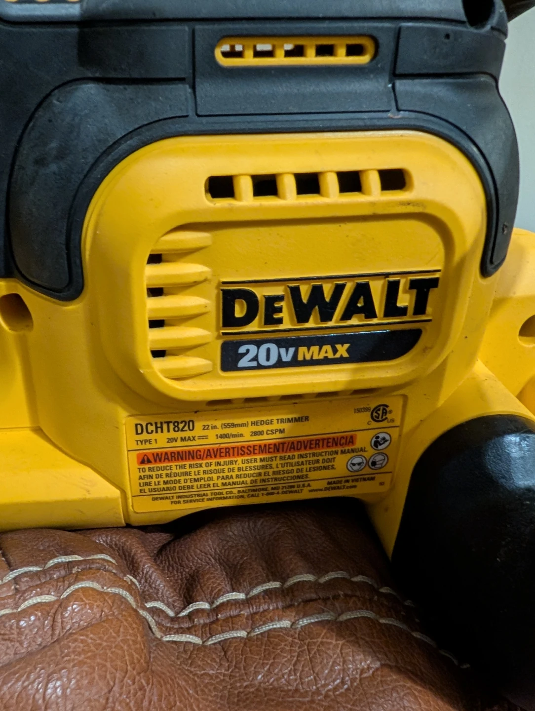DeWalt DCHT820 20V MAX Hedge Trimmer - photo 2
