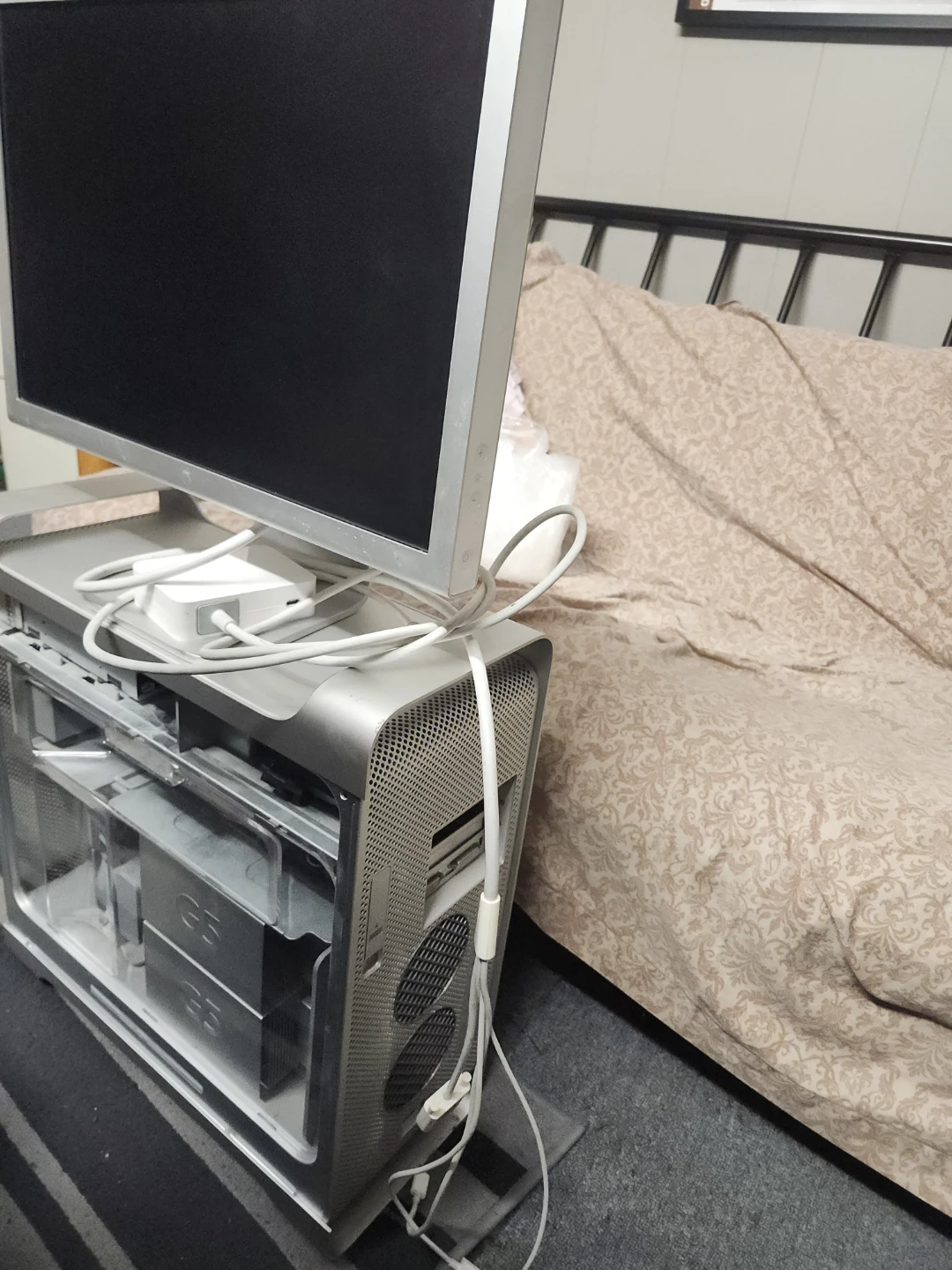 Vintage Apple Power Mac G5 Tower + Apple monitor - photo 4