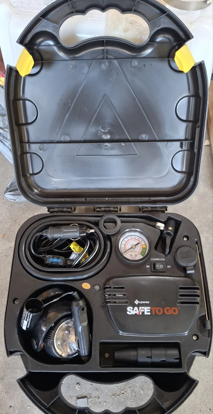 12 volt emergency air compressor - photo 3
