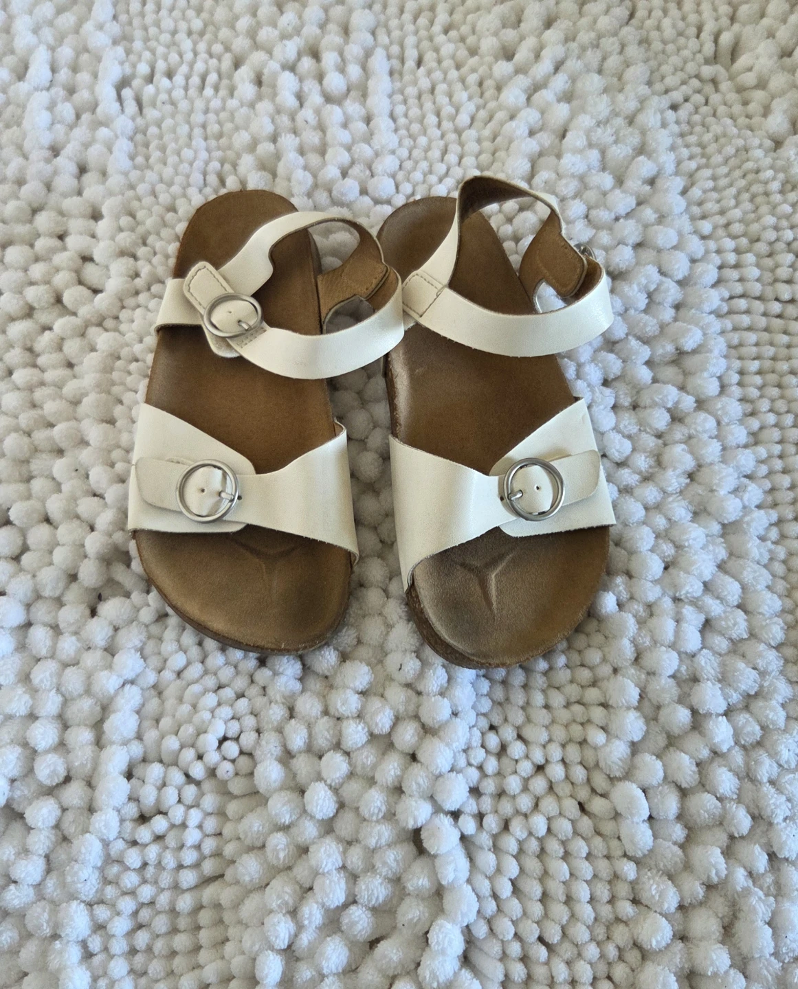 White Old Navy Sandals - photo 2