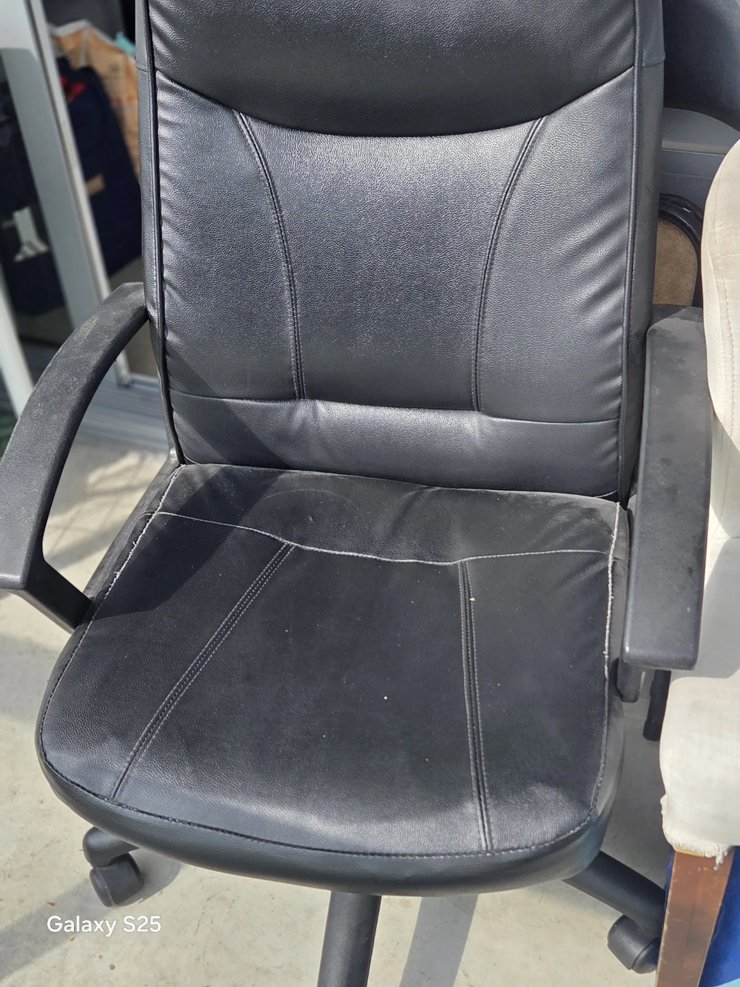 Black Office Chair - photo 4