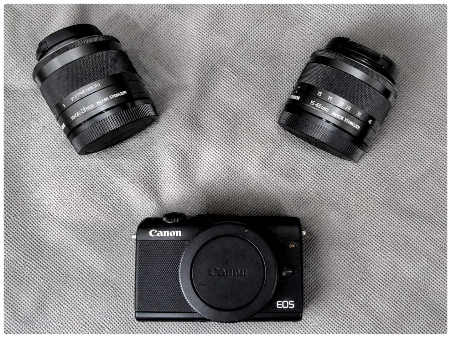 Canon M100 Mirrorless + 2 Lenses, Charger & Bag - photo 2