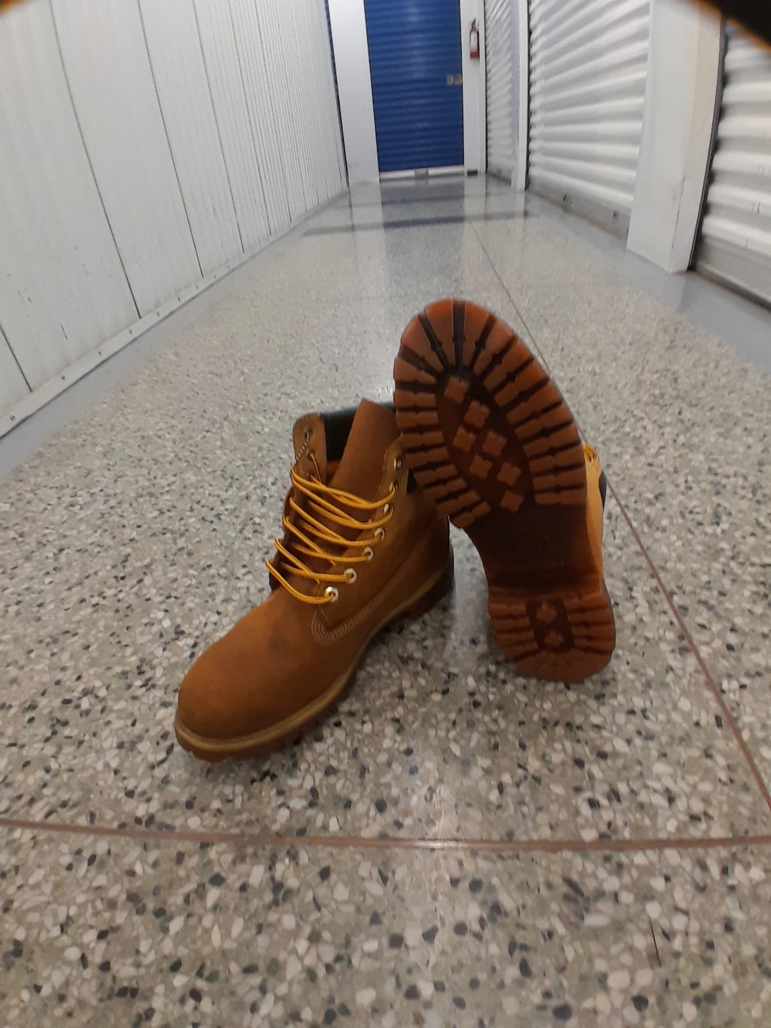 Timberland Classic Boots Women's Size  7 - photo 2