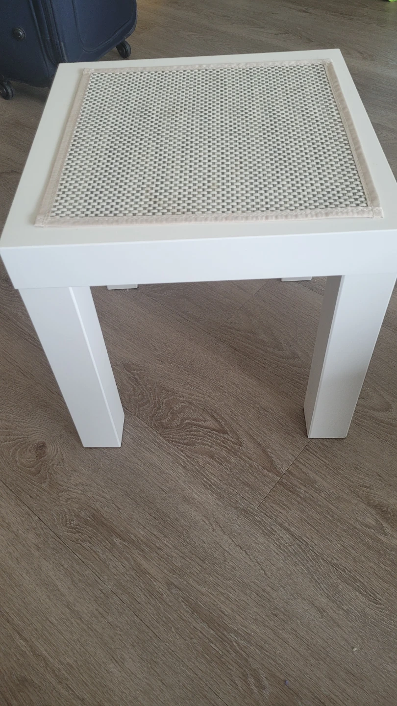 2x Small White Side Table (Free woven top mats) - photo 3