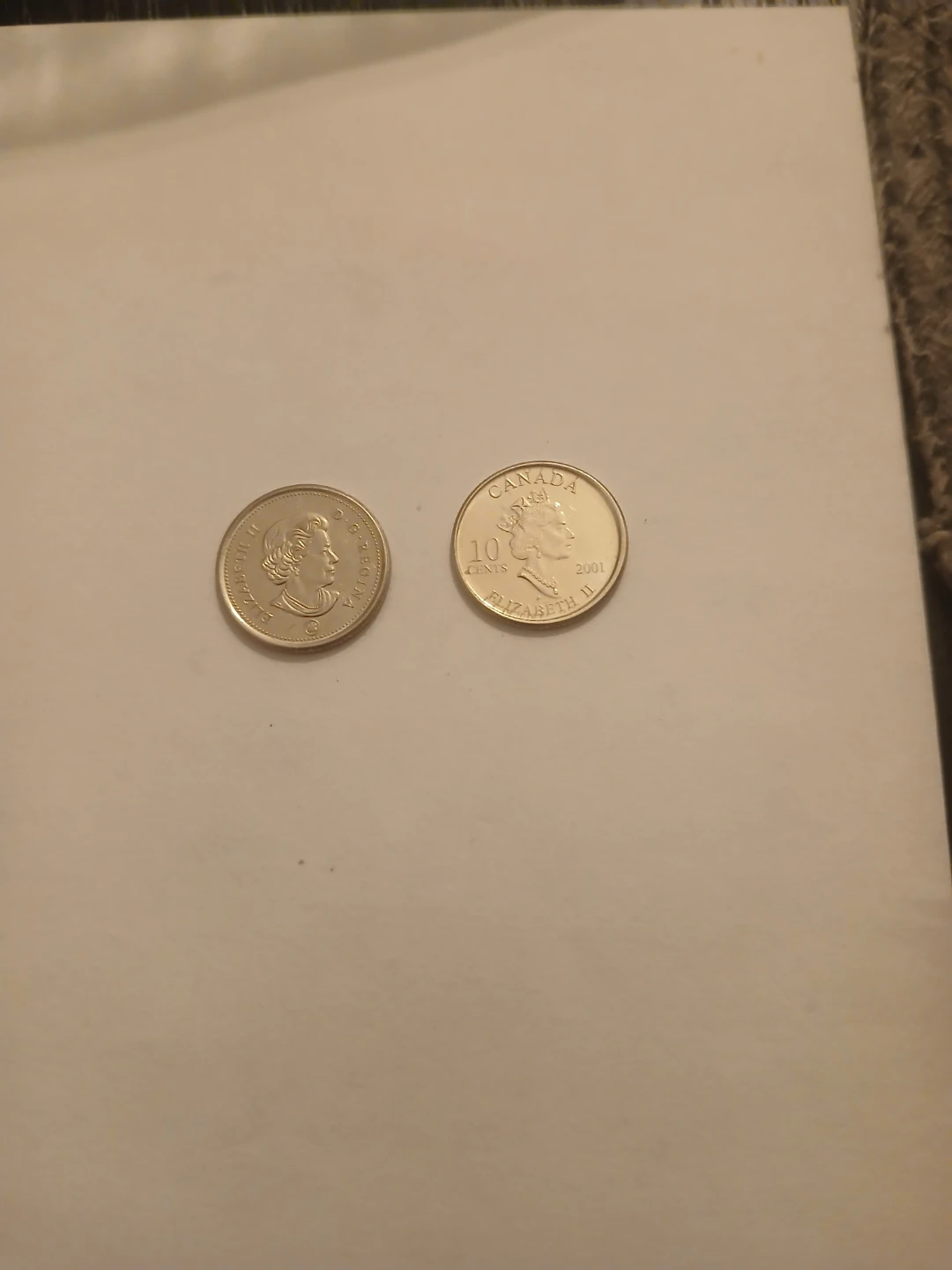 Two Canadian 10 Cent Coins - 2001 - photo 2