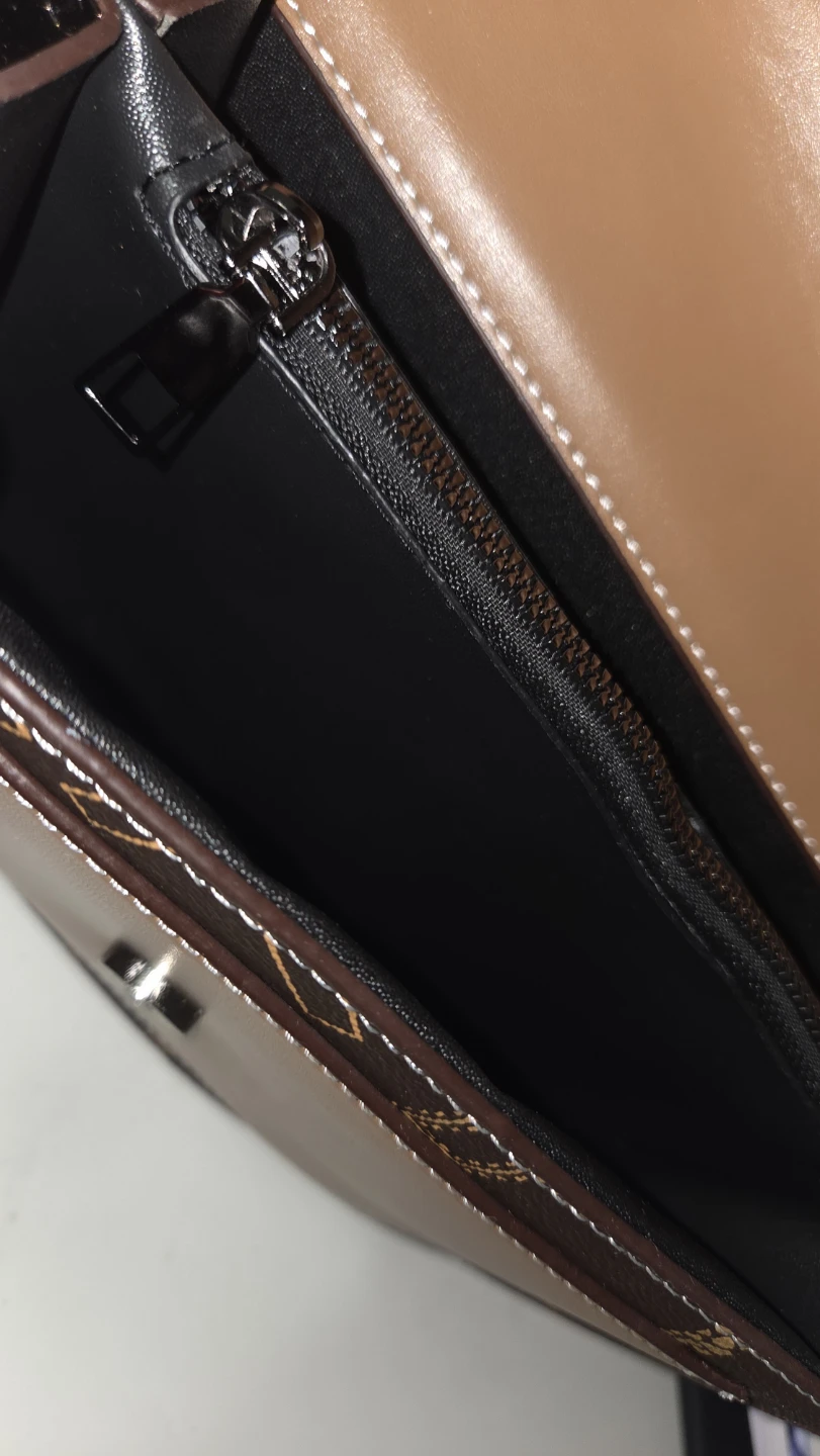 Brand NEW Brown Crossbody Bag - photo 4