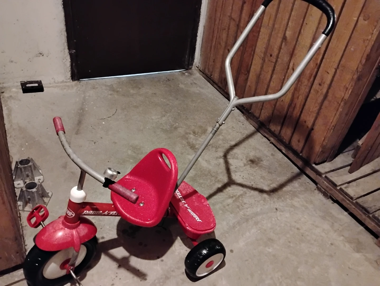 Radio Flyer Tricycle - photo 2