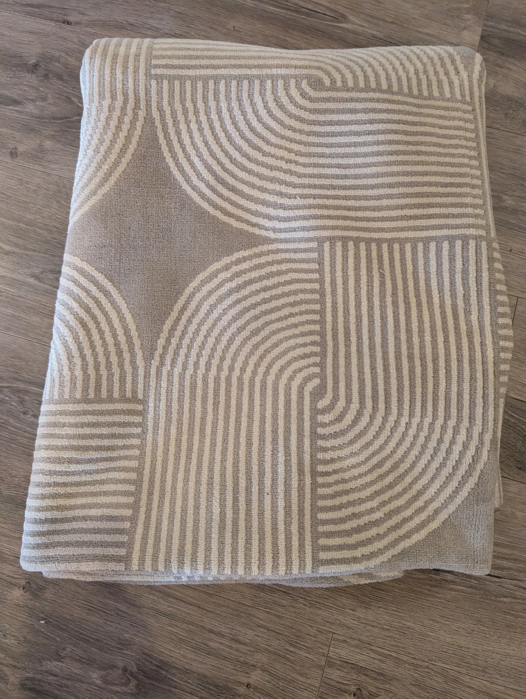 Area Rug with Geometric Pattern - Machine Washable - photo 3