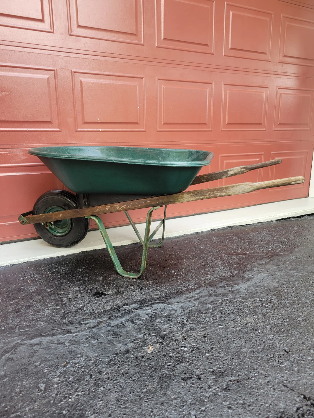 Wheelbarrow with leaf blower - photo 3