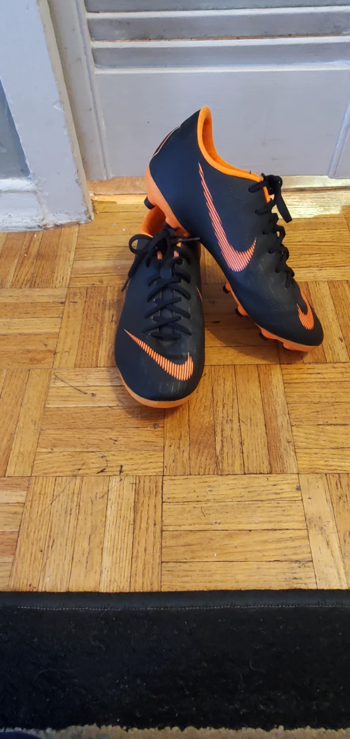 Nike Mercurial Cleats Size 5.5 Youth  Brand New