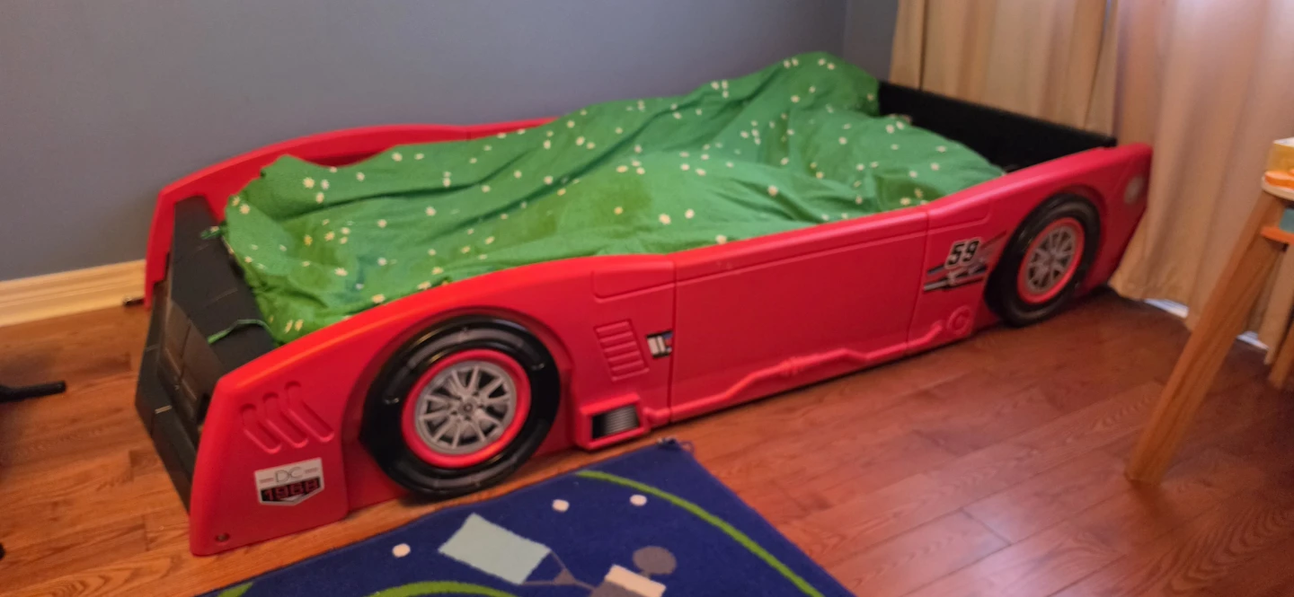 Kids twin  sports car bed very good condition - photo 2