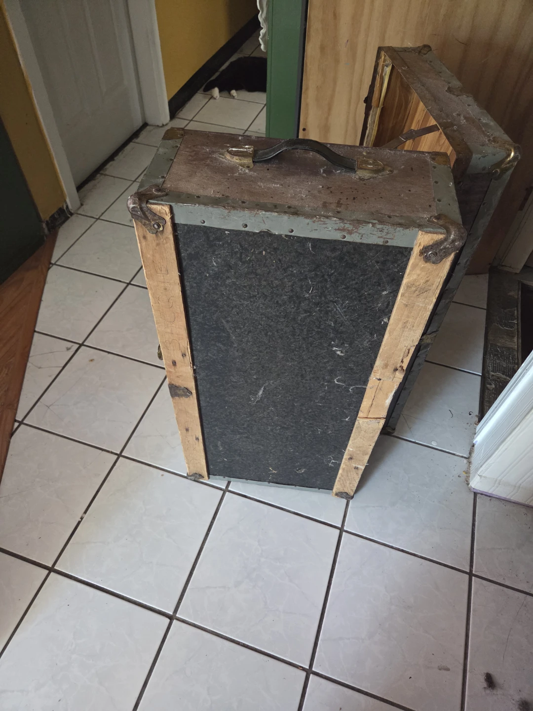 Vintage Wooden Trunk - photo 2
