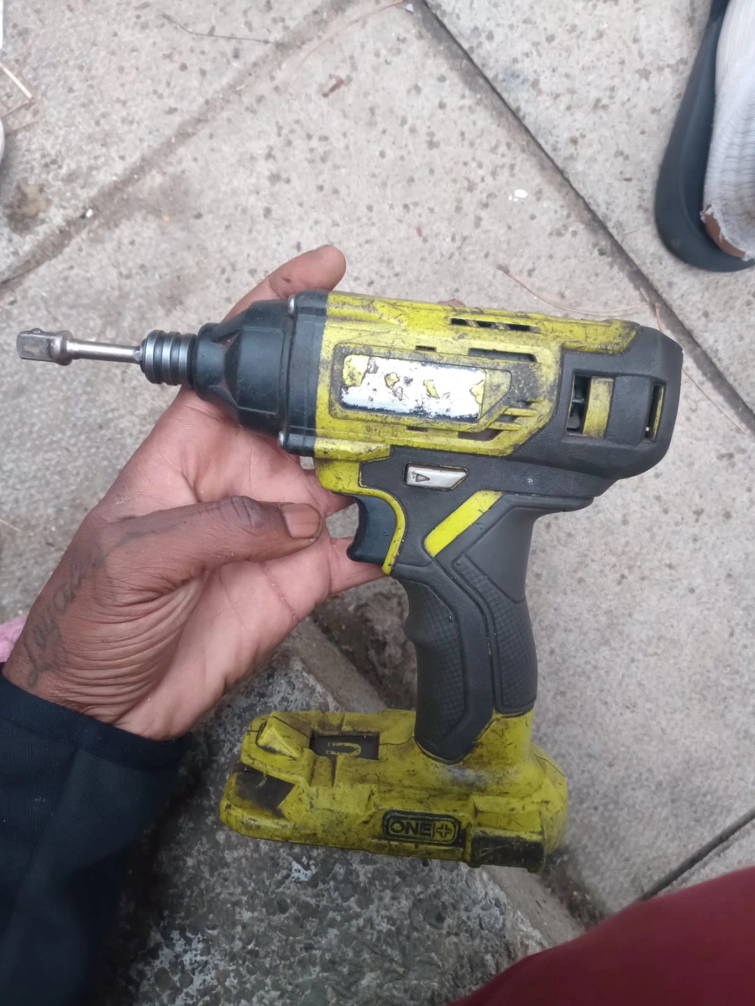 Ryobi impact driver - photo 2