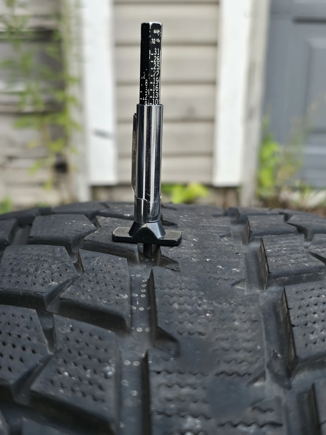 275/40 R19 AND 255/40 R19 WINTER TIRES - photo 5