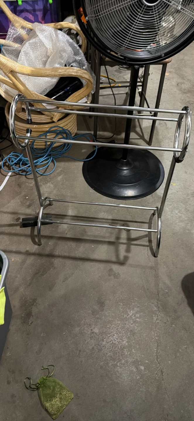 Chrome towel rack