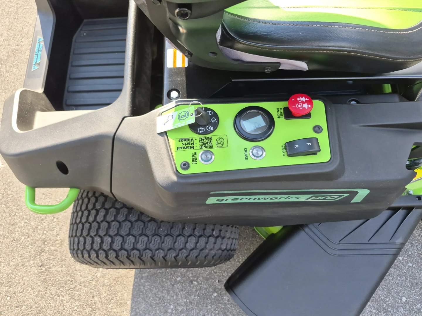 NEW Greenworks 42" Electric Riding Mower - photo 5