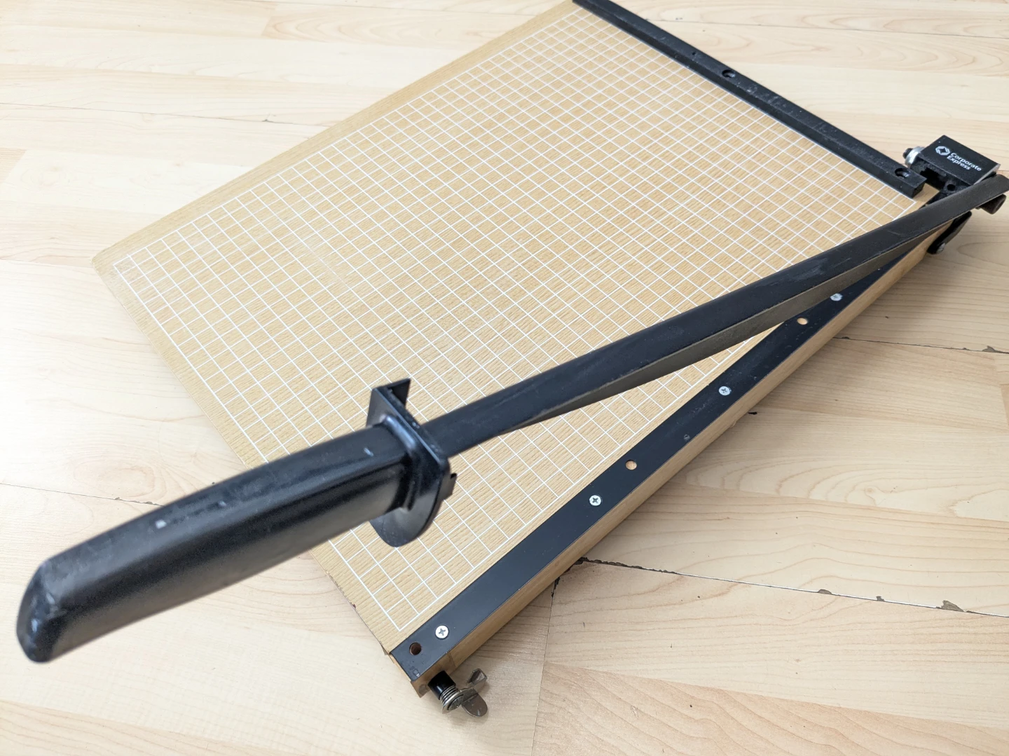 Wooden Guillotine Paper Trimmer 🏈