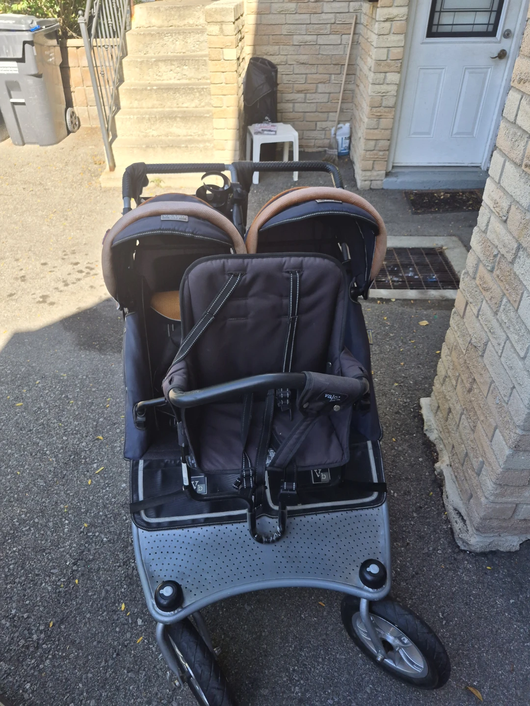 Valco Baby double stroller with toddler seat - photo 2