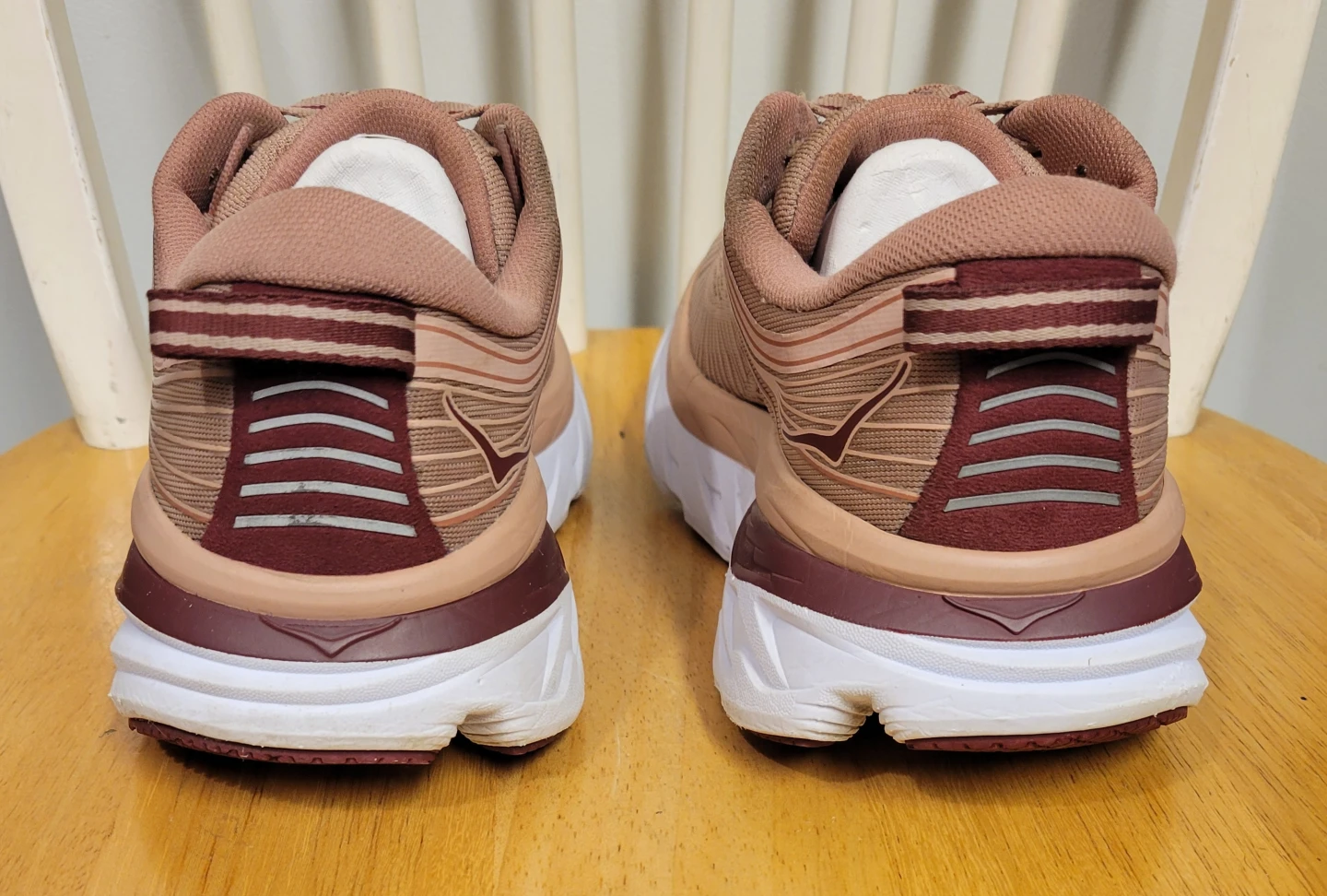 Hoka One One Bondi 7 Rose Pink White Running Shoes Women Sz 8.5 - photo 5