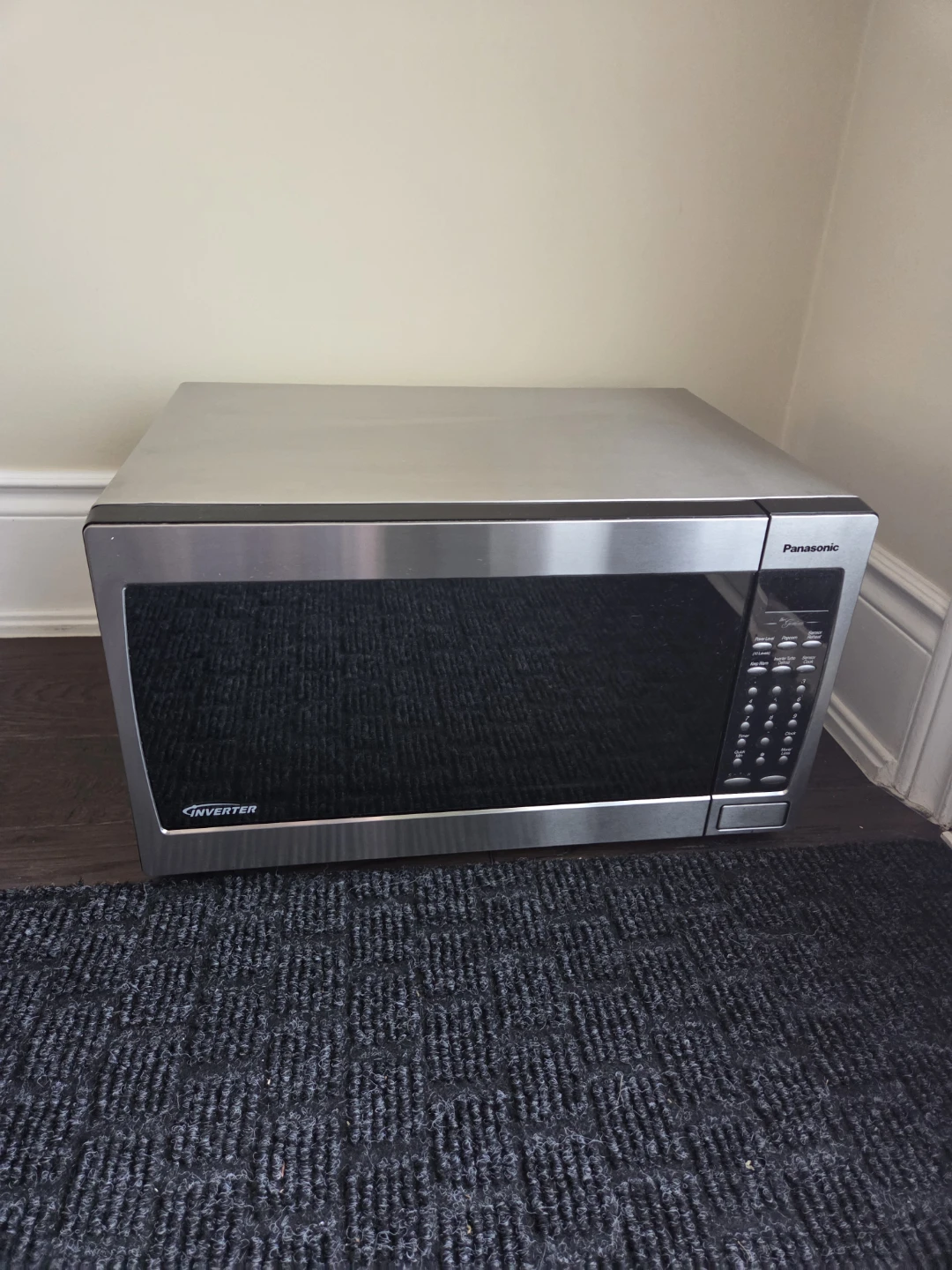 Broken Panasonic Inverter Microwave – For Parts / Repair