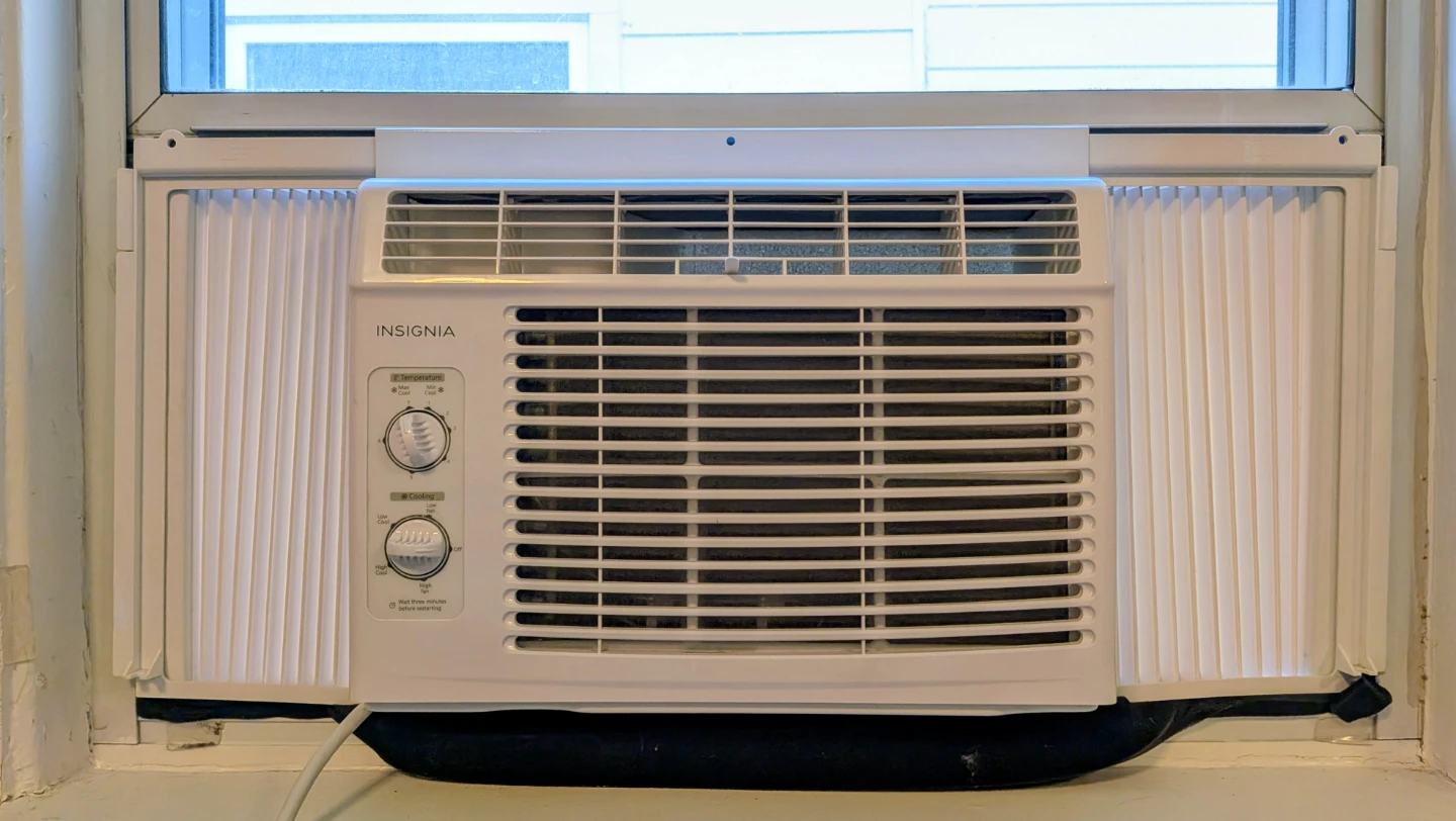 Insignia 5000 BTU Window Air Conditioner