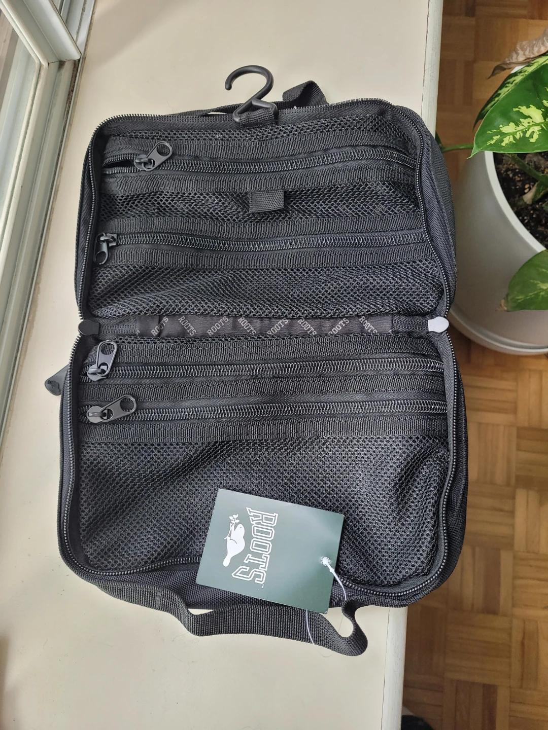 New Roots hanging toiletry bag - photo 2