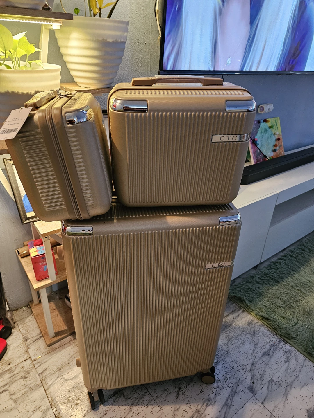 Things ,dishes,luggage and more in The Bronx, NY