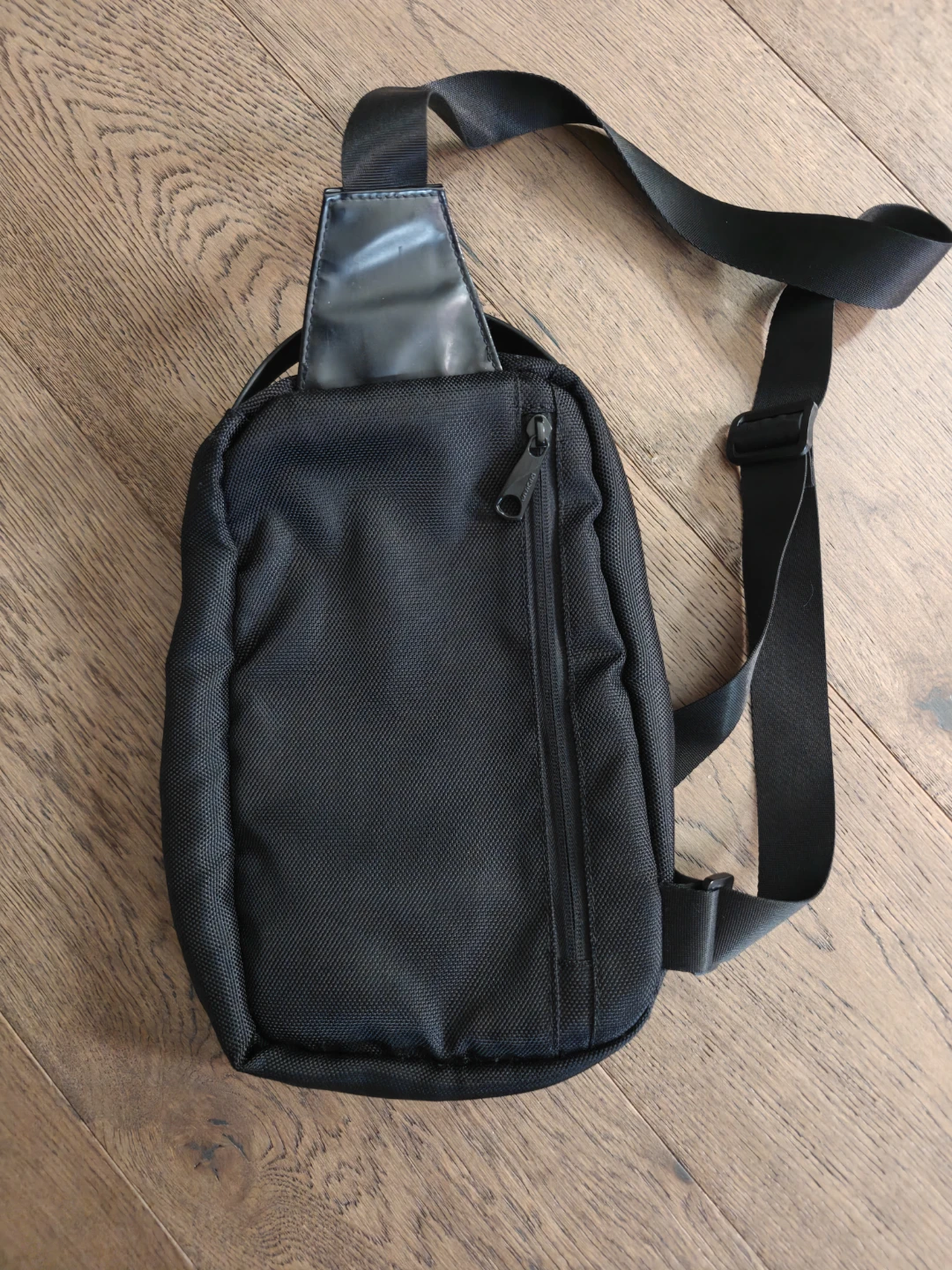 Duchamp London Black Sling Bag - photo 2