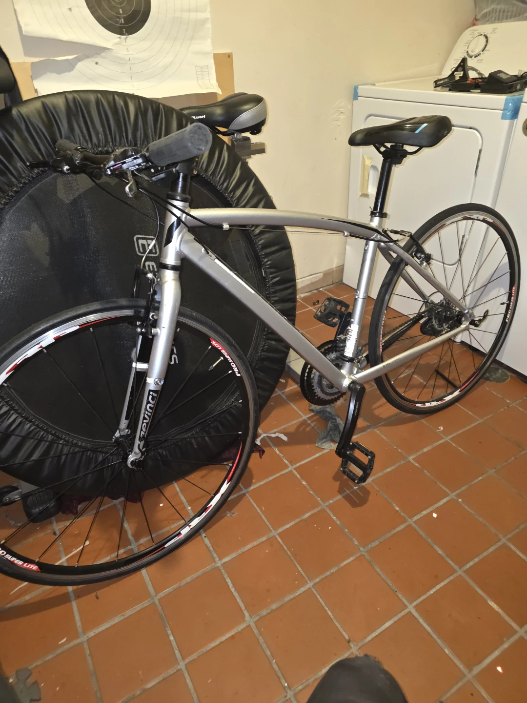 Devinci Silver Hybrid Bicycle
