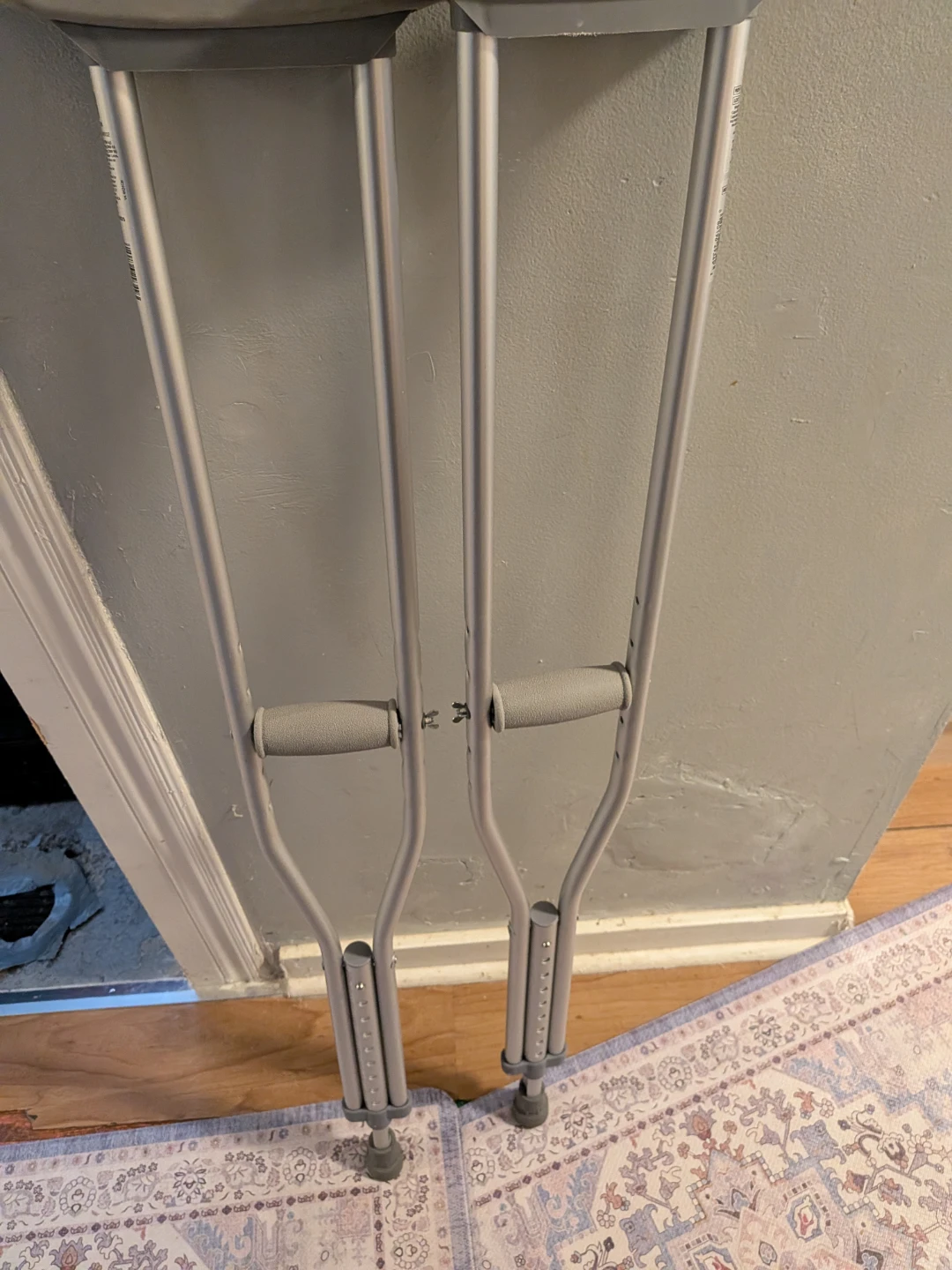 Crutches .Drive Medical Aluminum Crutches