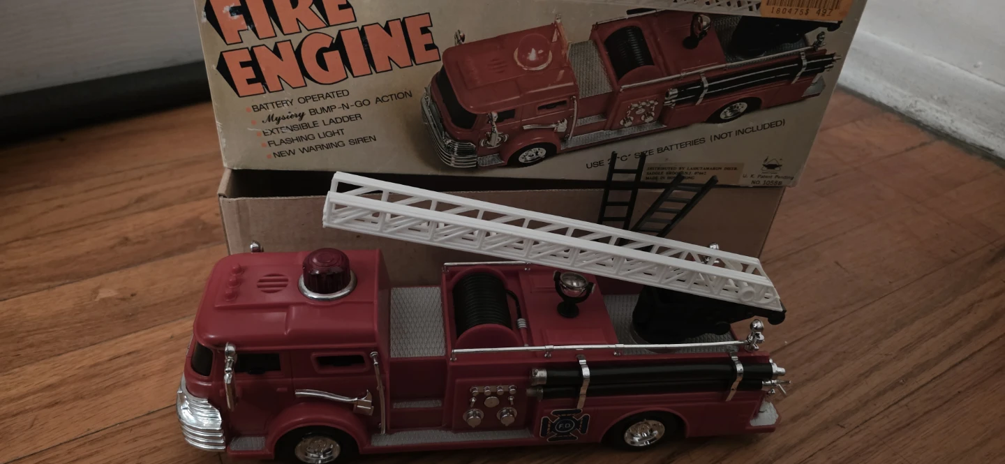 Vintage Battery Operated Fire Engine Toy with Extendable Ladder - photo 5