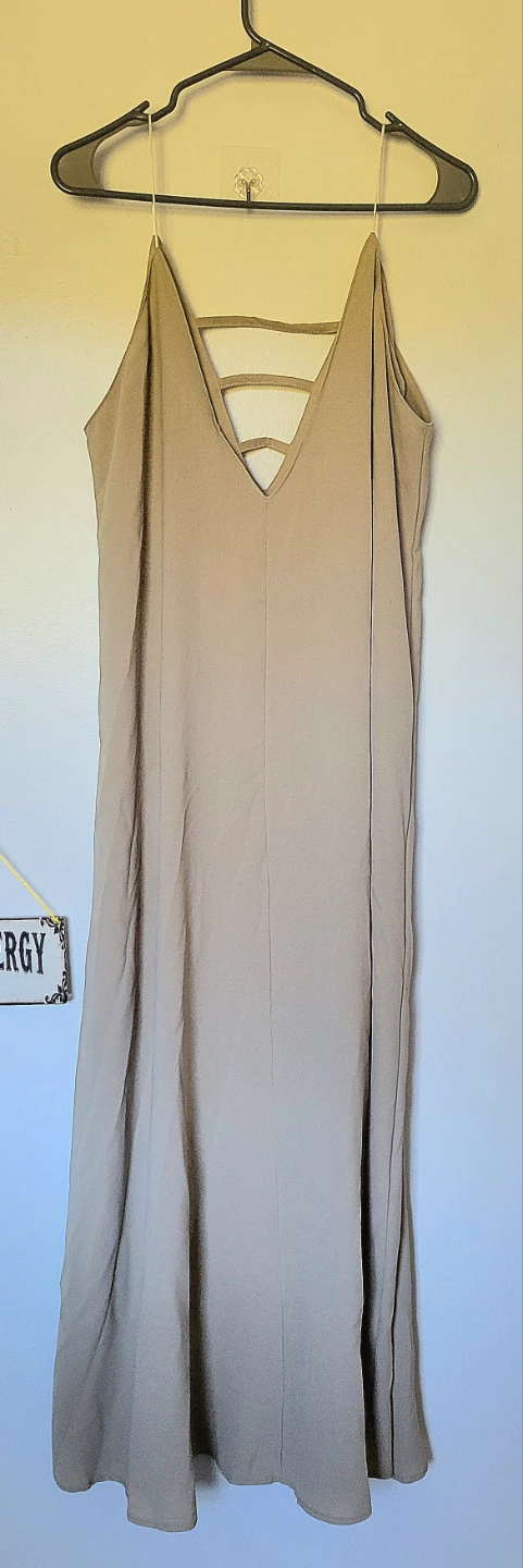 NEW ($150 retail) - Boleyn V-neck Maxi Dress - Size M/L - photo 2