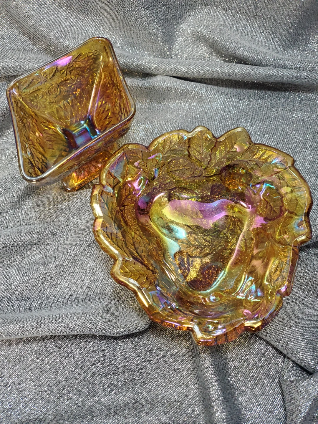 Set of two vintage marigold carnival glass bowls - photo 2