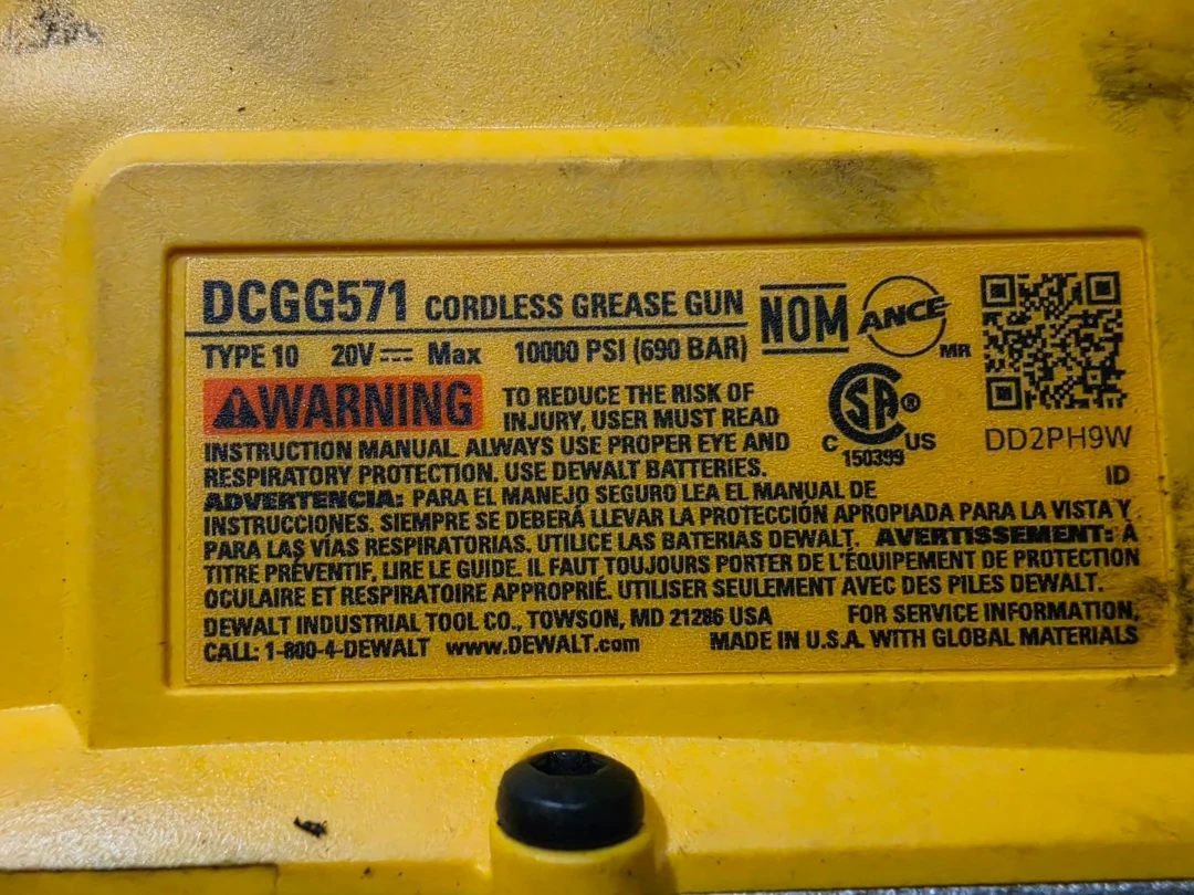 DEWALT 20V Cordless Grease Gun - photo 4